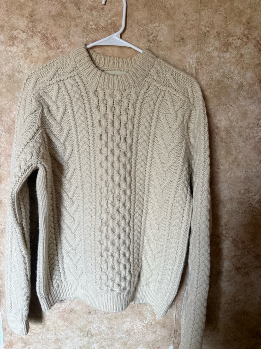 100% WOOL Hand Knit  American Eagle Outfitters Cream Cable Crewneck Sweater